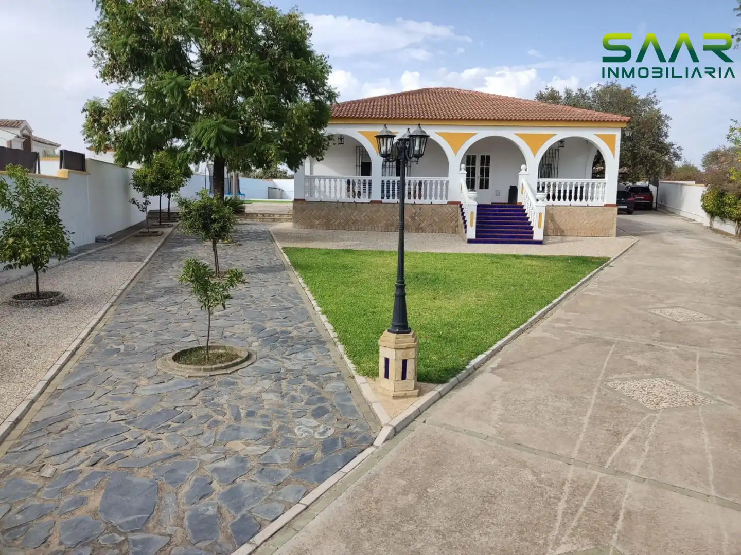 Vista exterior de Casa o chalet de alquiler en Castilblanco de los Arroyos con Jardín privado, Terraza y Piscina