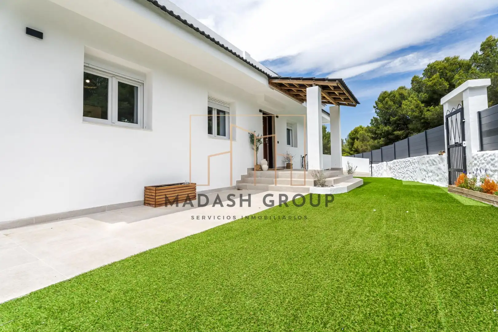 Vista exterior de Casa o xalet en venda en Tarragona amb Parquet