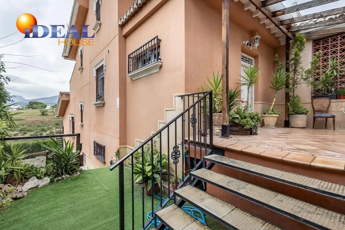 Detached house with terrace for sale in Calle Calle Sauce, imagen 3