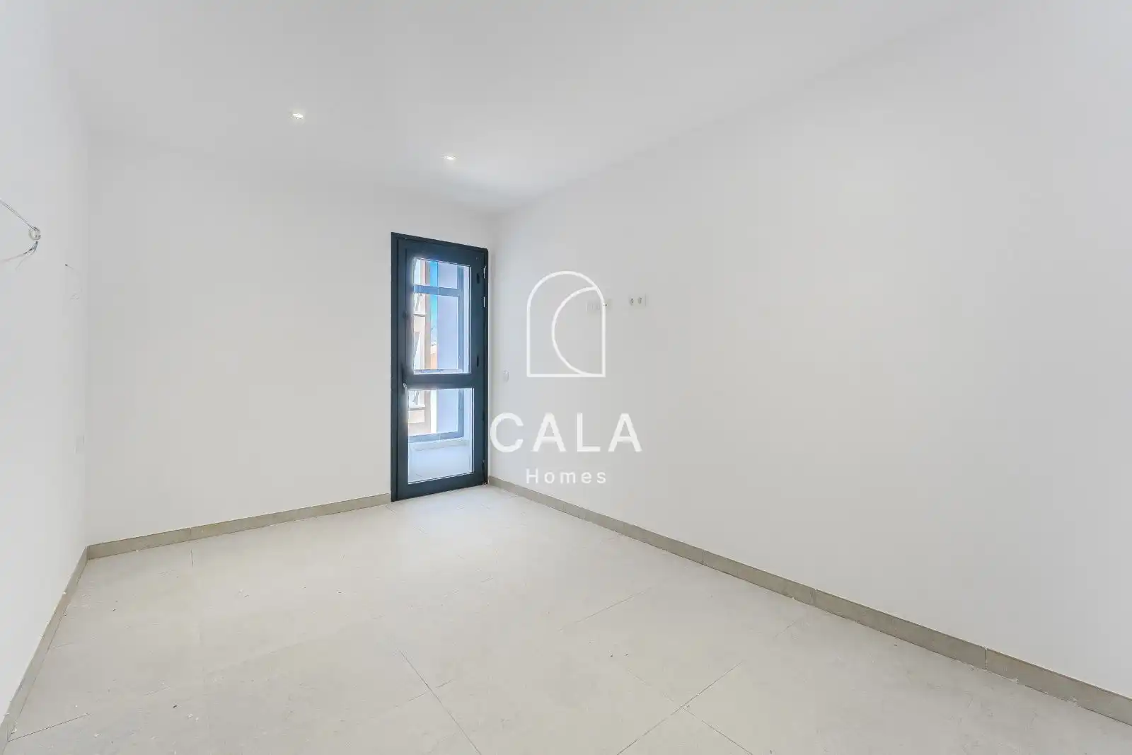 Wohnung zum Verkauf in Guía de Isora mit Klimaanlage, Heizung und Terrasse
