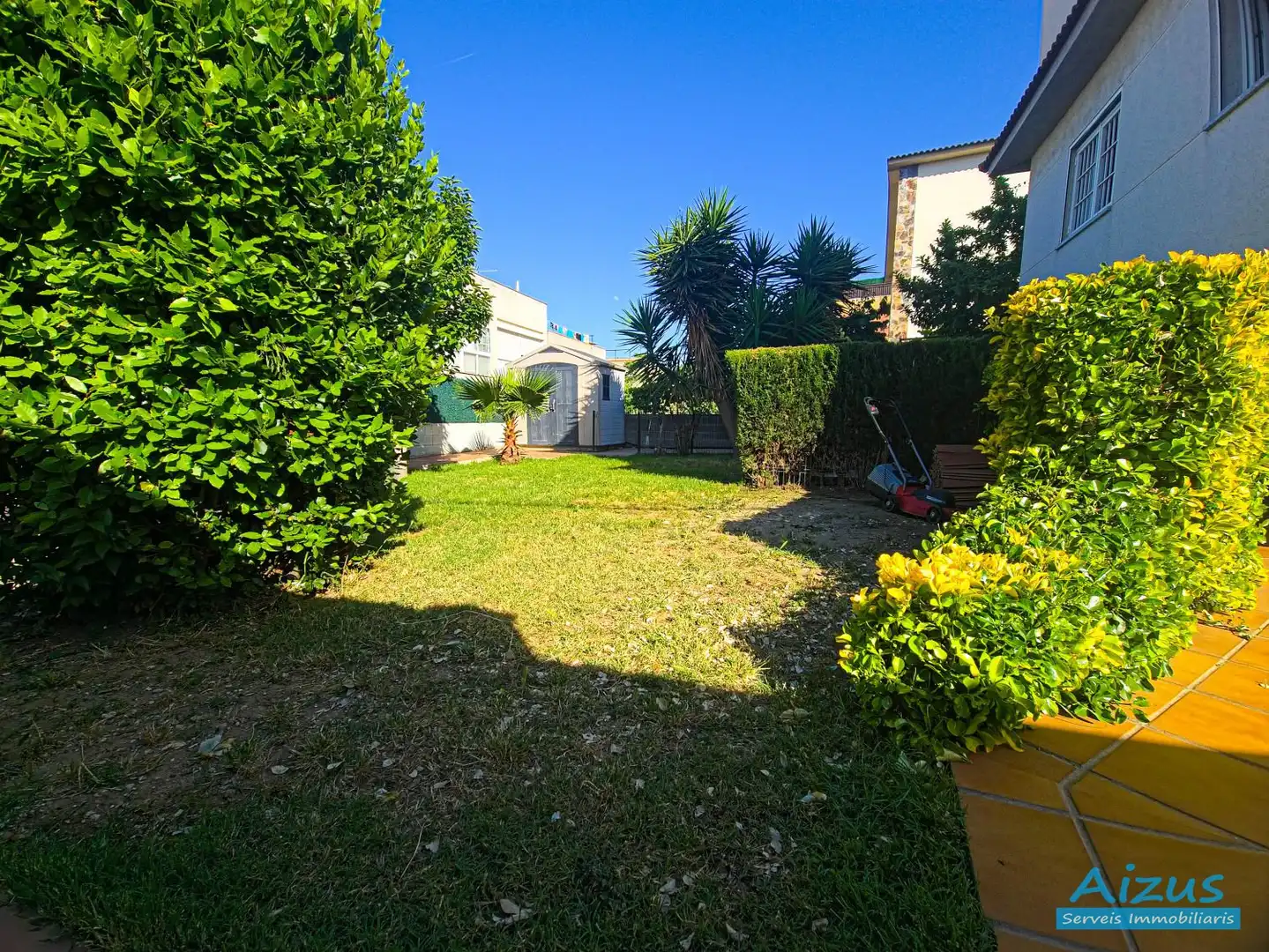 Jardí de Casa o xalet en venda en Cerdanyola del Vallès amb Aire condicionat, Calefacció i Jardí privat