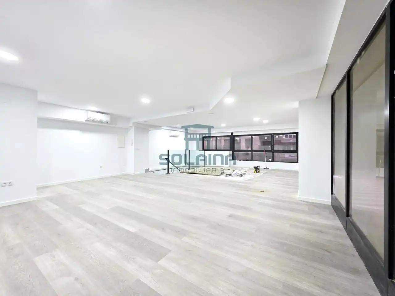 Local comercial de lloguer a Couto, imagen 8