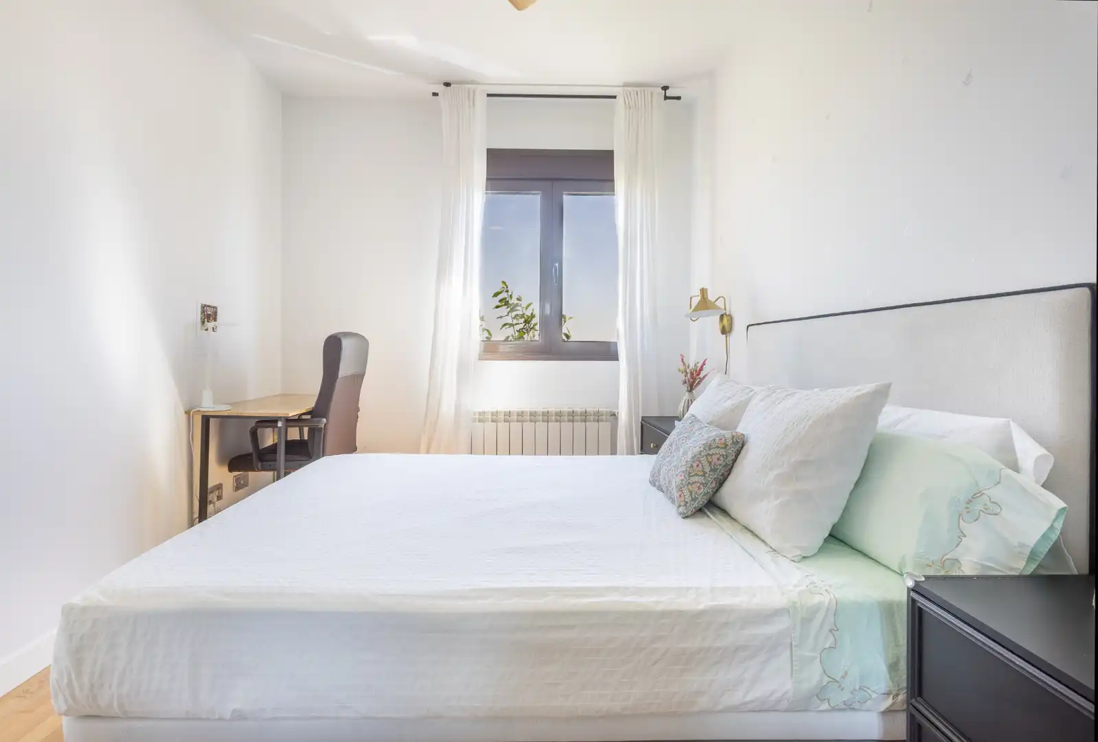 Bedroom of Flat for sale in Brunete  with Air Conditioner, Heating and Terrace