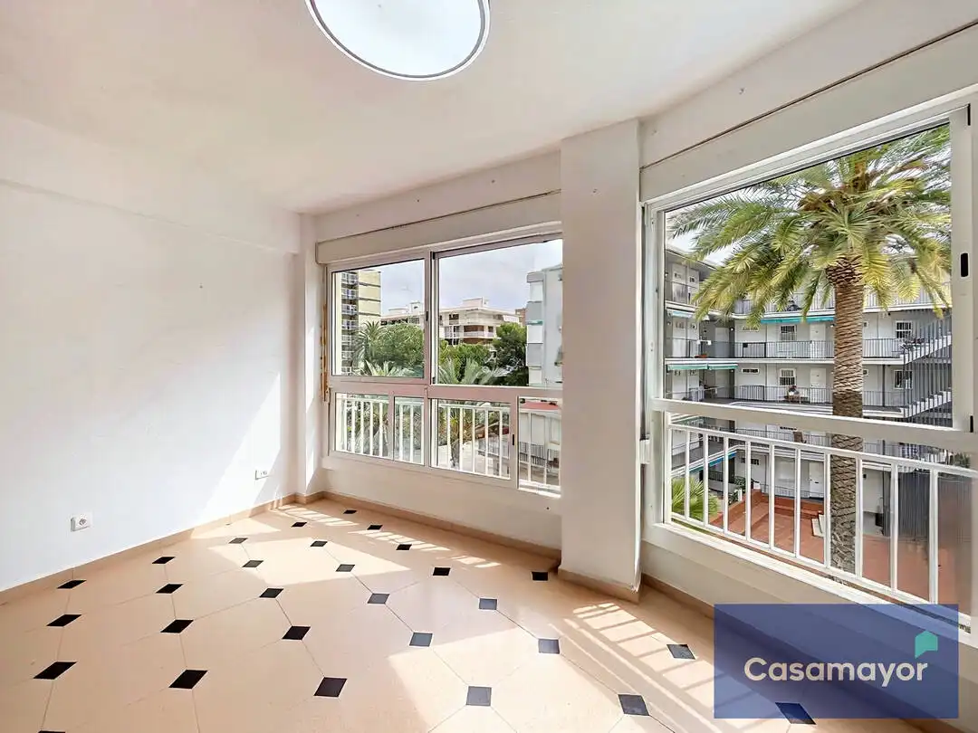 Außenansicht von Wohnung zum Verkauf in Alicante / Alacant mit Klimaanlage, Heizung und Terrasse