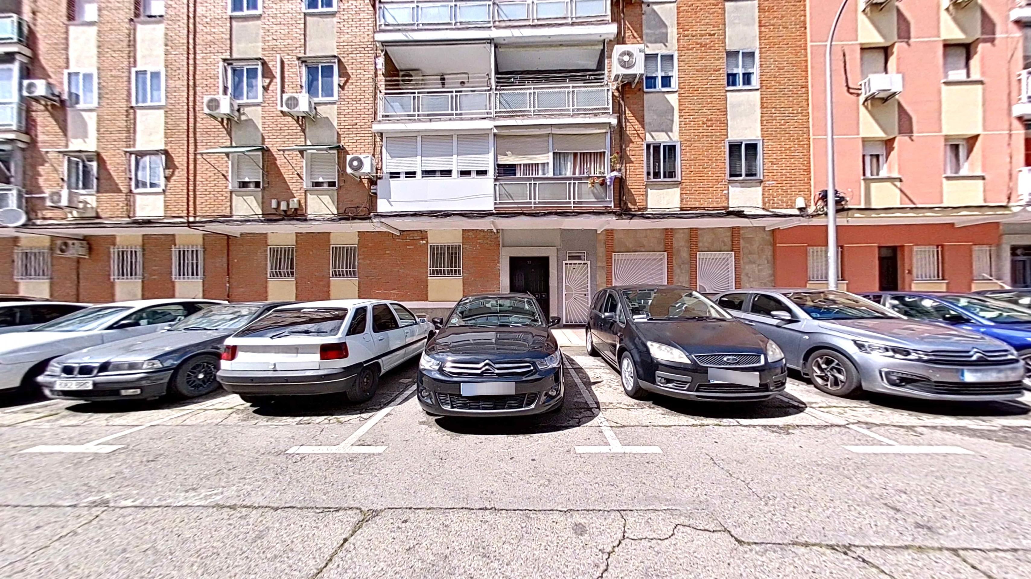 Aparcament de Apartament en venda en Parla