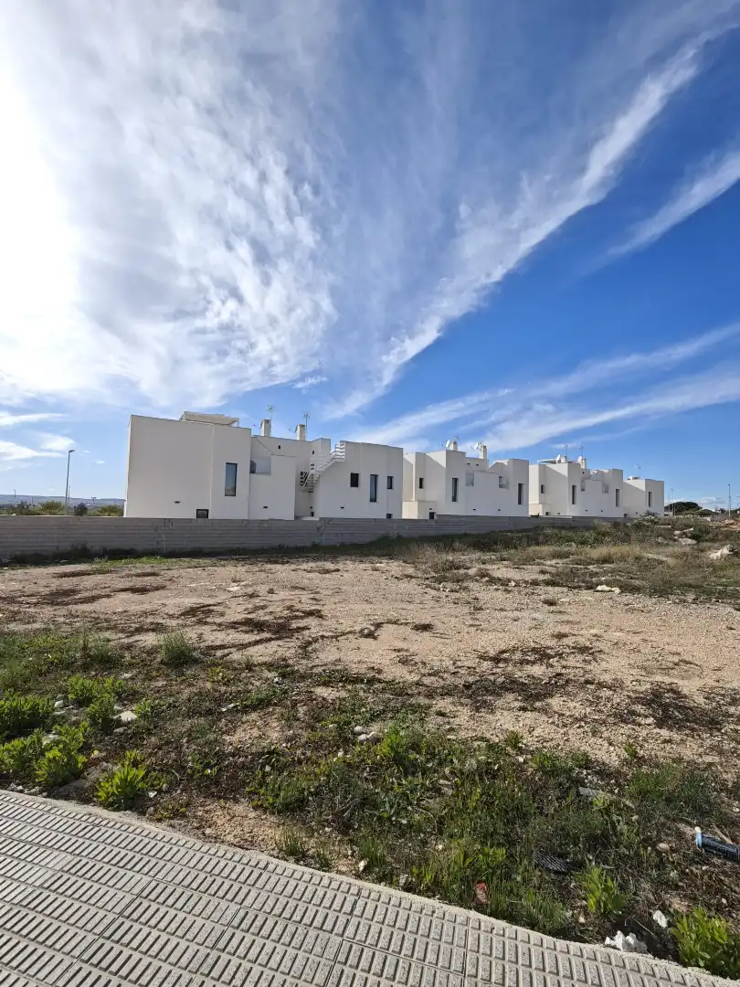 Residential zum Verkauf in Los Montesinos
