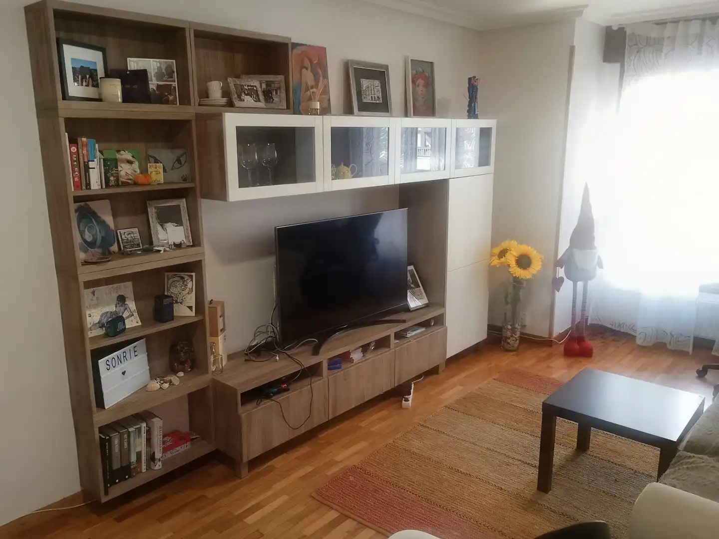Wohnzimmer von Wohnung zur Miete in Oviedo  mit Heizung, Parkett und Abstellraum