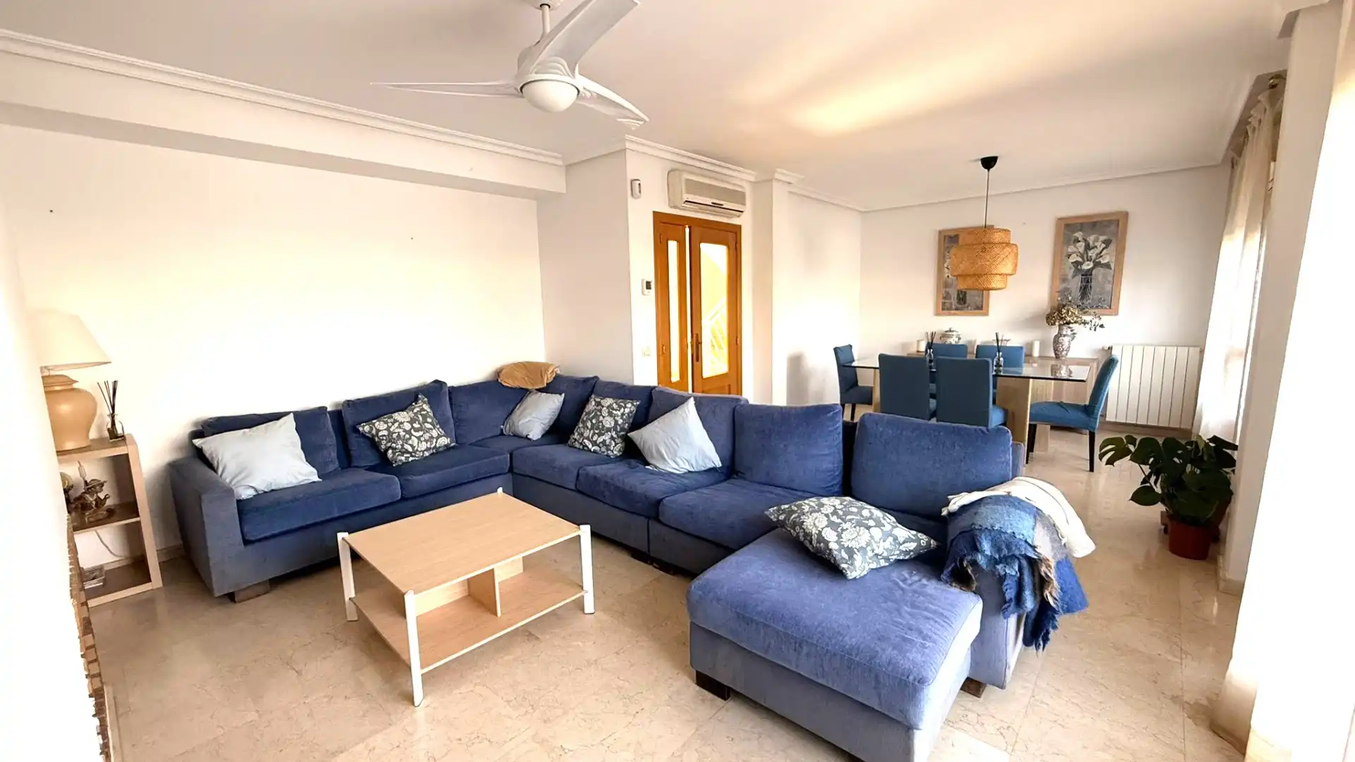 Sala de estar de Casa o chalet en venta en Madrid con Aire acondicionado, Calefacción y Jardín privado