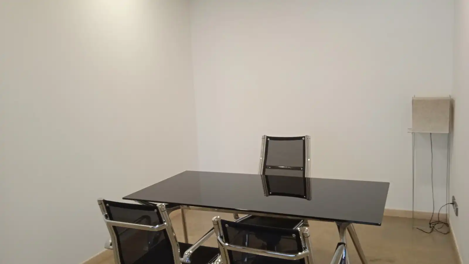 Büro zur Miete in Reus mit Klimaanlage, Heizung und Internet