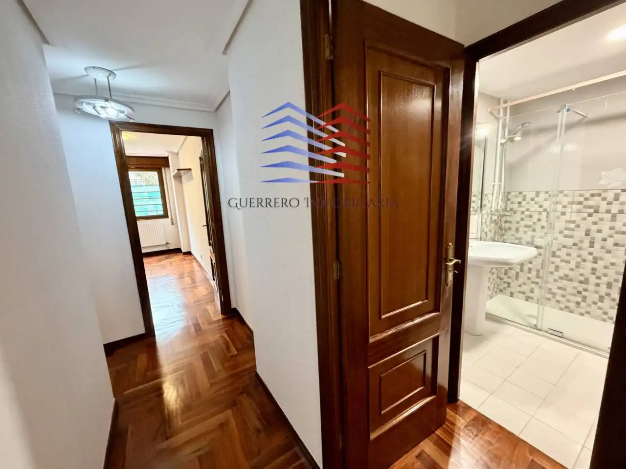Piso de alquiler en Vigo  con Calefacción, Parquet y Terraza