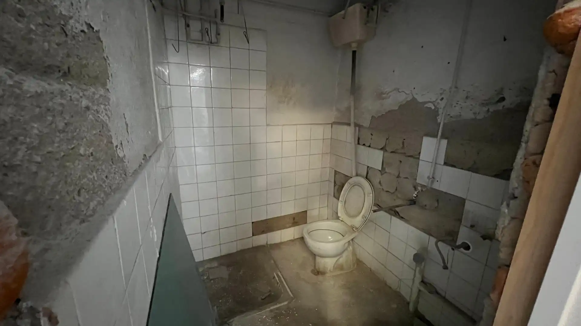 Baño de Nave industrial en venta en Málaga