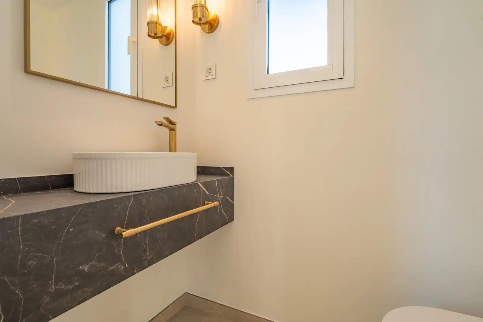 Badezimmer von Dachboden zum Verkauf in Centro