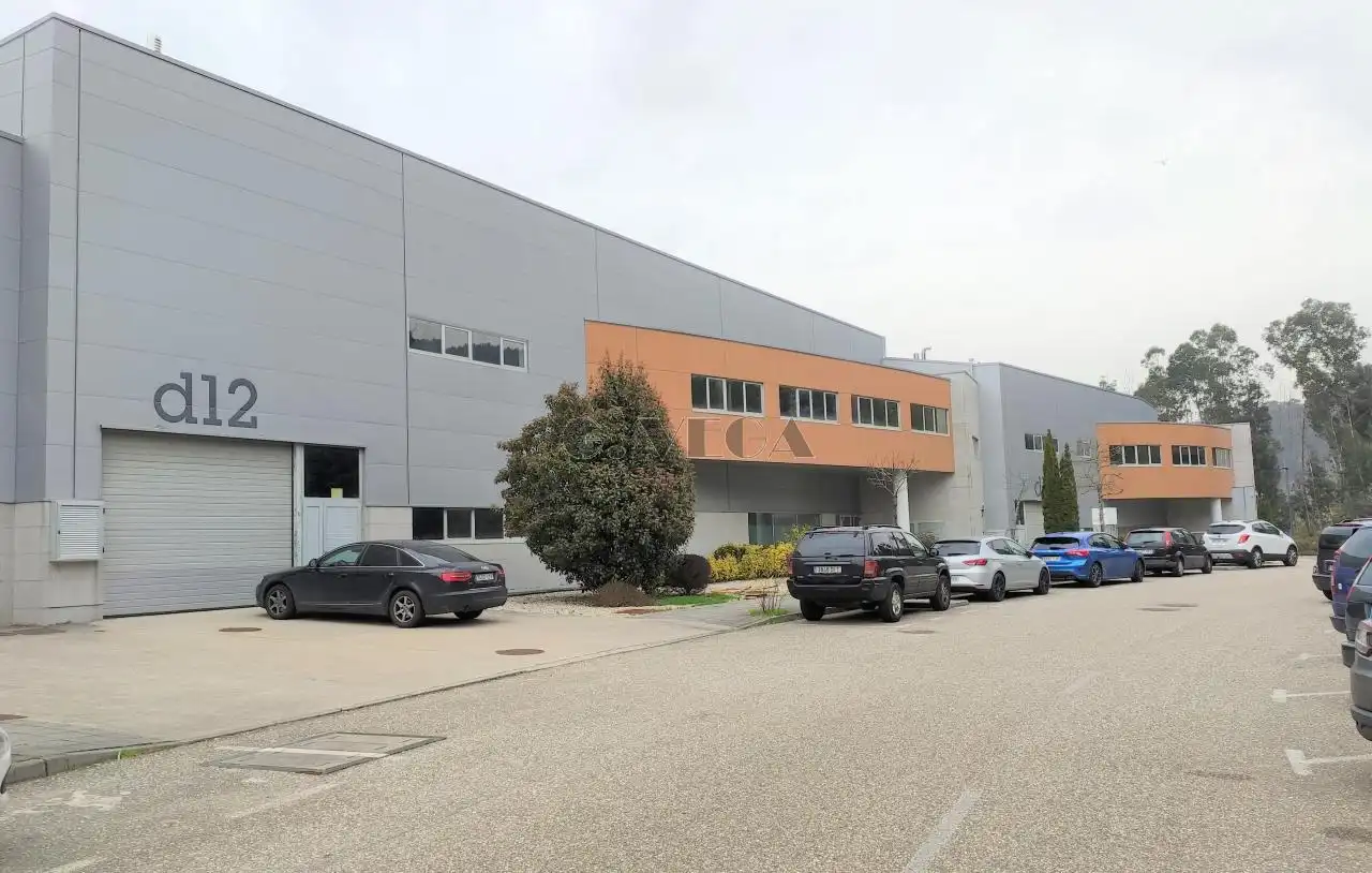 Nau industrial en venda a Valadares - Beade