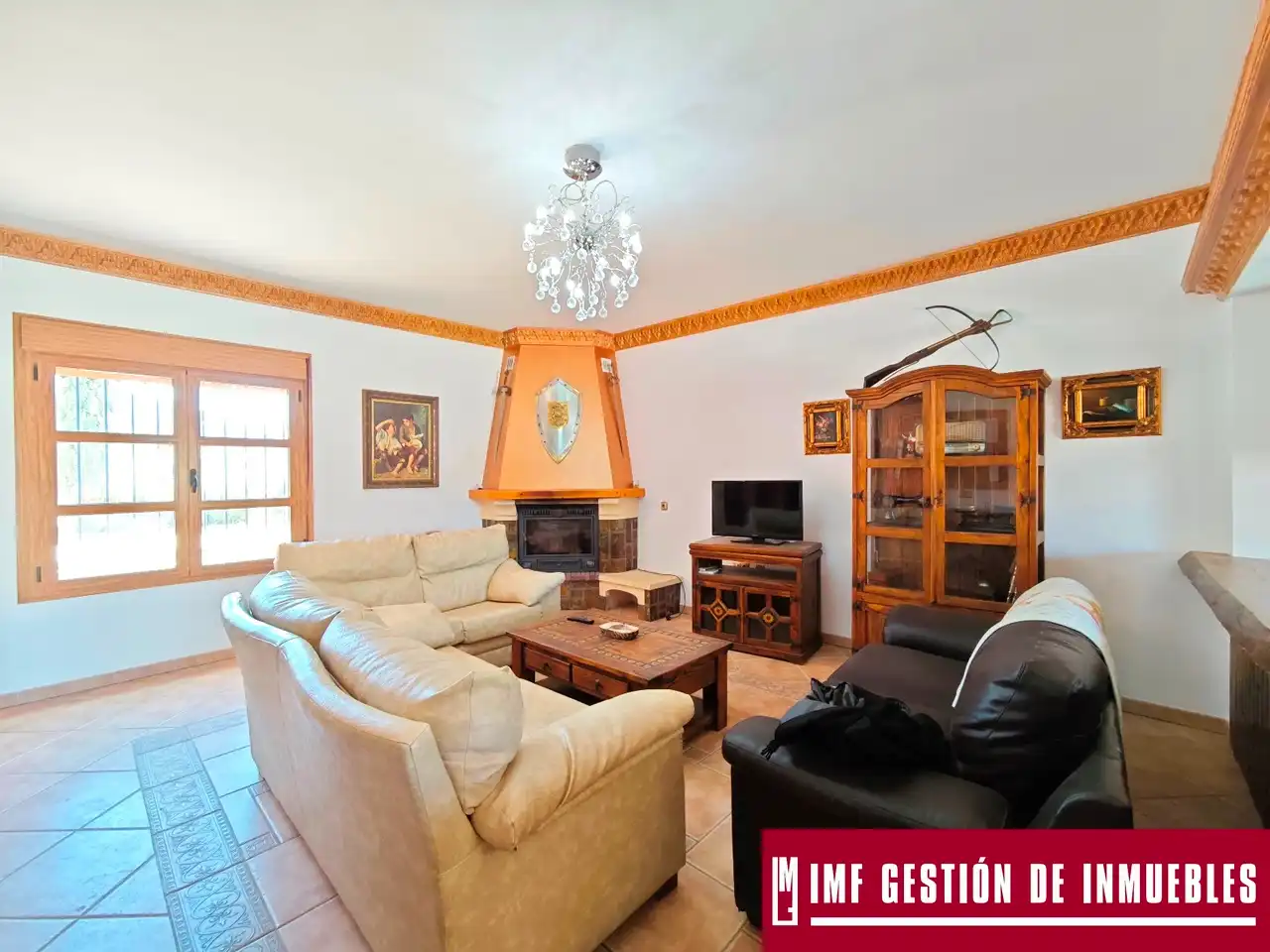 Sala d'estar de Casa o xalet en venda en Canillas de Aceituno amb Terrassa, Piscina i Moblat