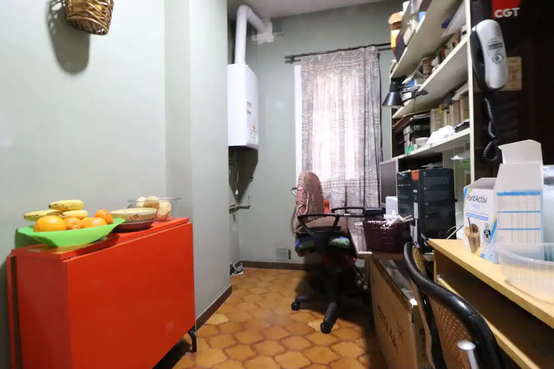 Habitación de Piso en venta en Barcelona con Calefacción