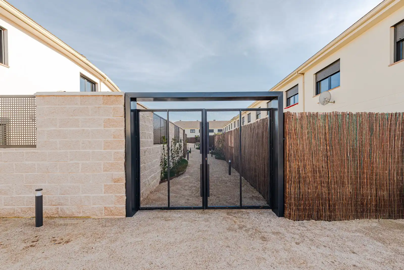 Exterior view of Flat for sale in Aranjuez  with Air Conditioner, Terrace and Storage room