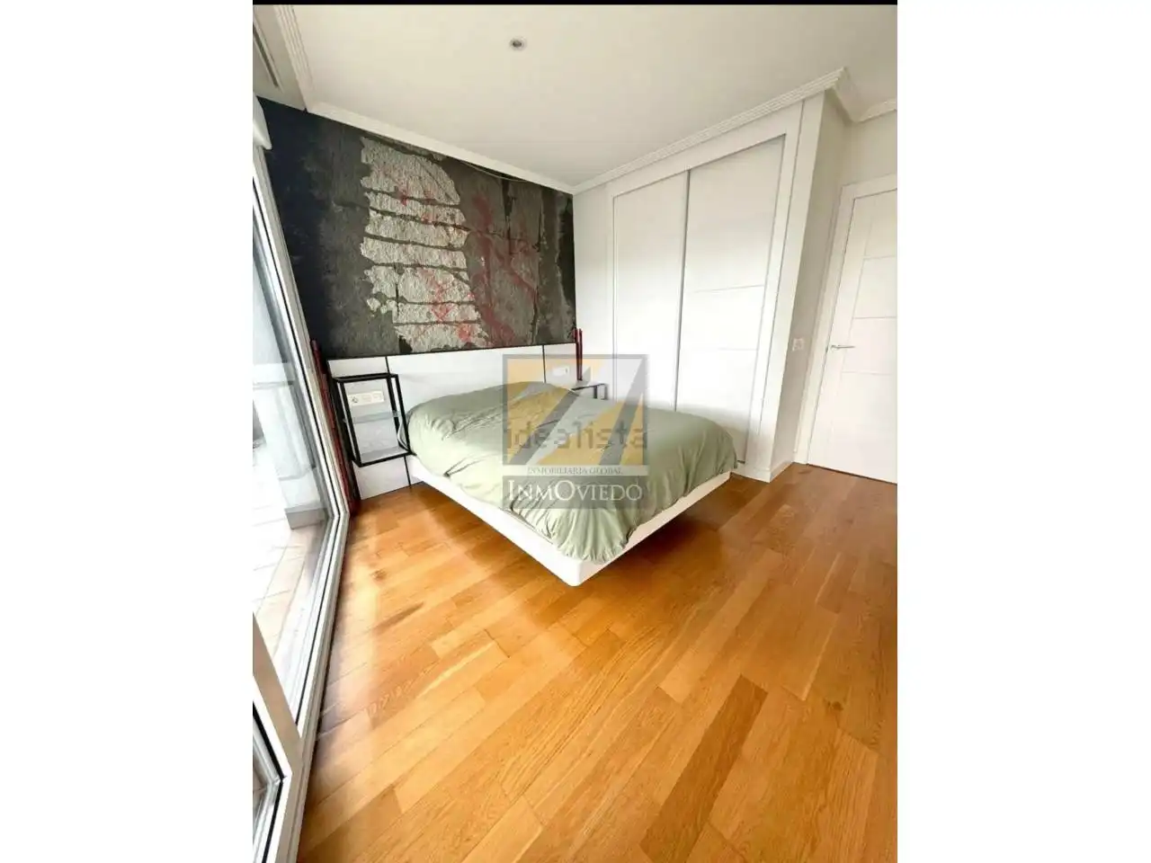 Habitación de Ático de alquiler en Oviedo  con Calefacción, Parquet y Terraza