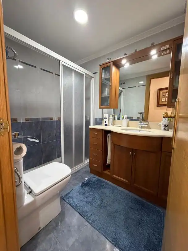 Badezimmer von Wohnung zum Verkauf in Vitoria - Gasteiz mit Heizung, Terrasse und Abstellraum