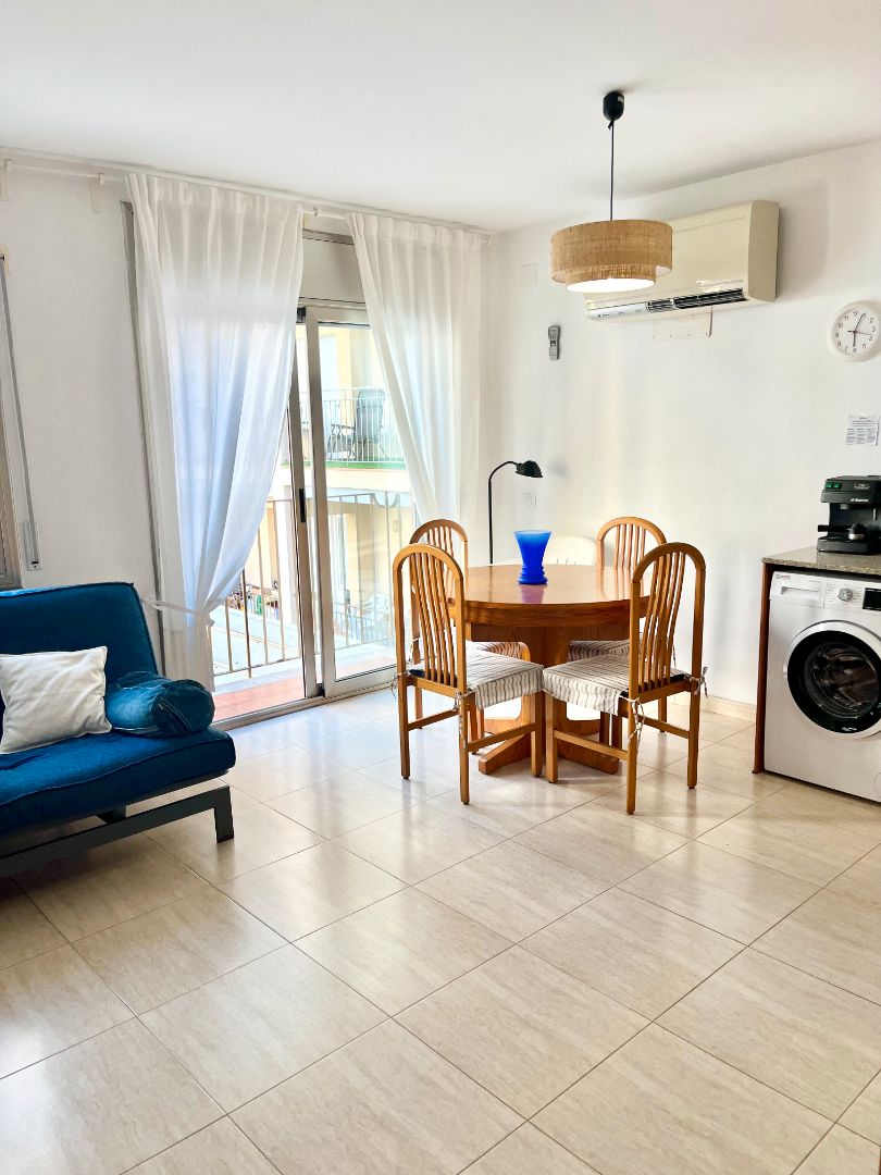 Menjador de Apartament de lloguer en Calonge i Sant Antoni amb Aire condicionat, Terrassa i Moblat