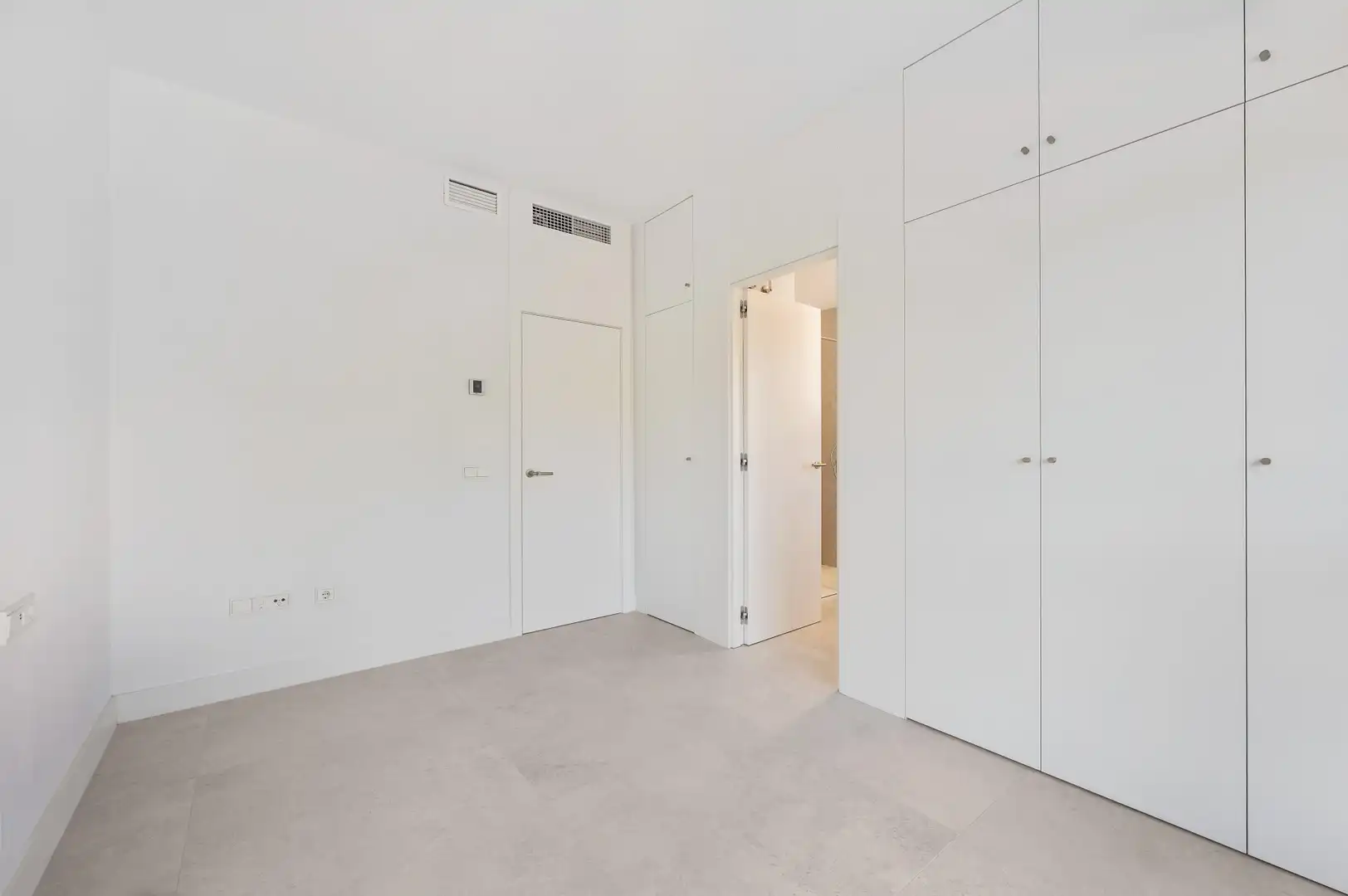 Bedroom of Attic for rent in Marbella  with Air Conditioner, Terrace and Storage room