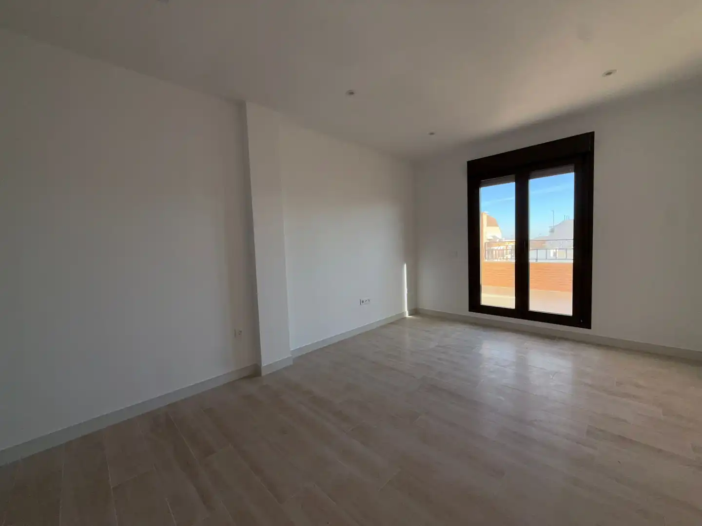 Habitación de Ático en venta en Tomelloso con Calefacción, Terraza y Balcón