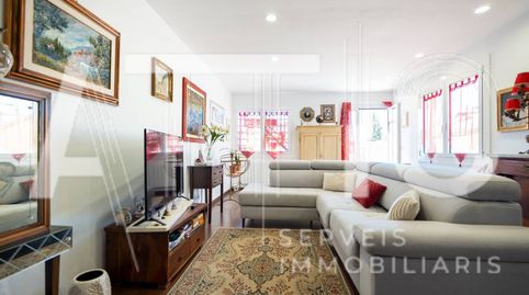 CASA EN VENTA EN TERRASSA, COMPLETAMENTE REFORMADA, 3 HABITACIONES, 2 BAÑOS, CON 2 TERRAZAS!!!, image 2