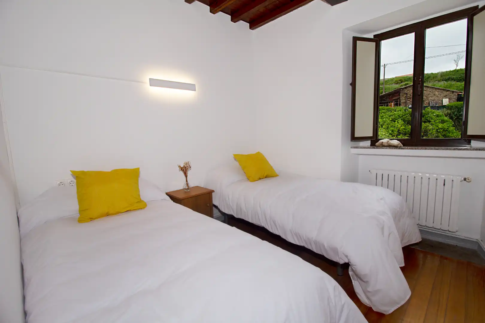 Habitación de Casa o chalet de alquiler en Cedeira con Calefacción, Jardín privado y Parquet
