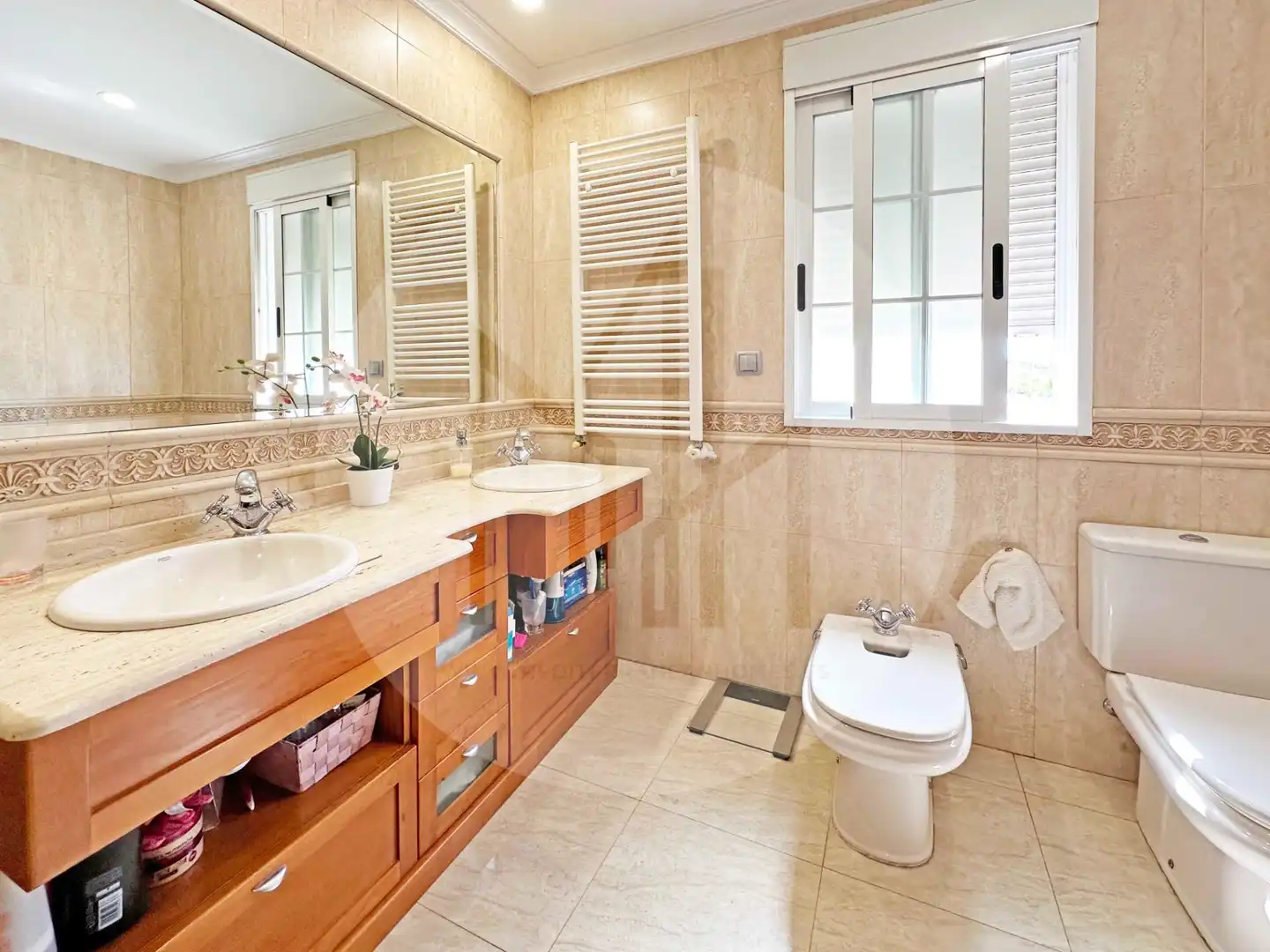 Bathroom of Detached homes for sale in Sagunto / Sagunt  with Private garden, Terrace and Balcony
