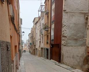Vista exterior de Casa adosada en venda en Falset amb Terrassa