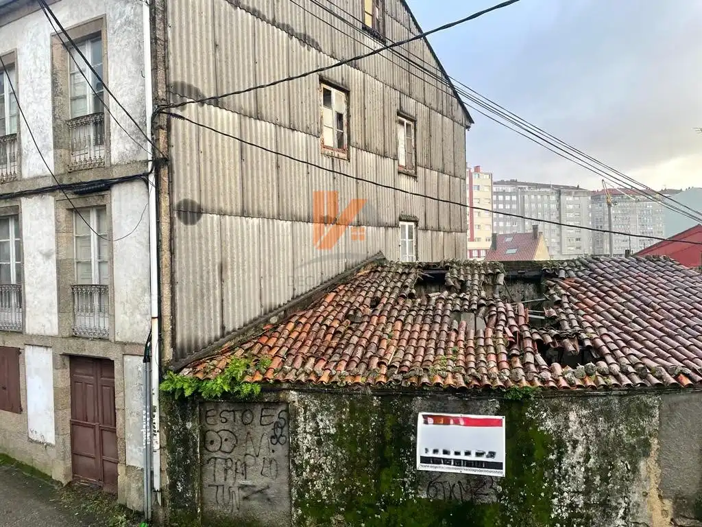 Exterior view of Buildings for sale in Santiago de Compostela 