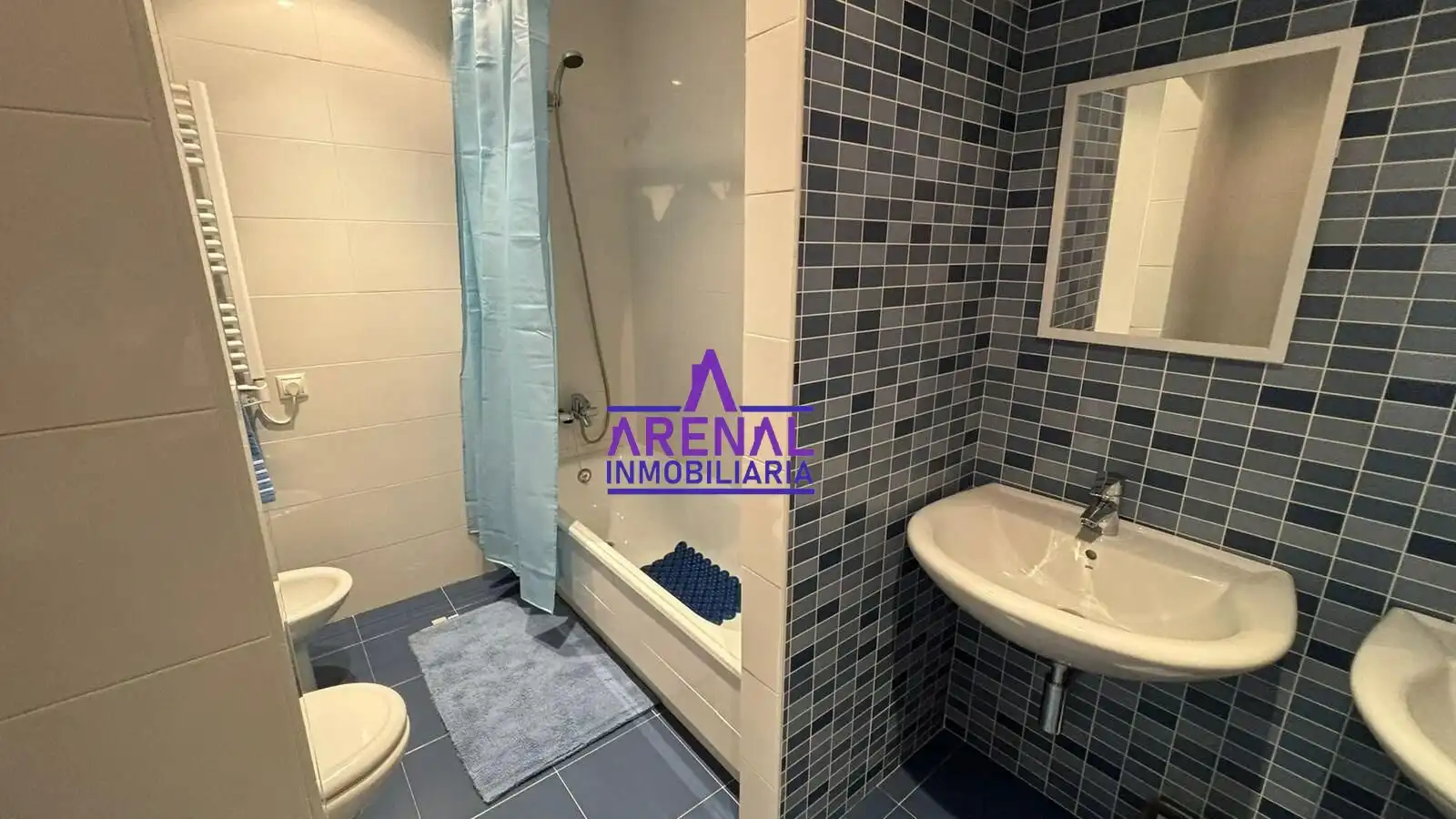 Baño de Ático de alquiler en A Pobra do Caramiñal con Calefacción y Amueblado