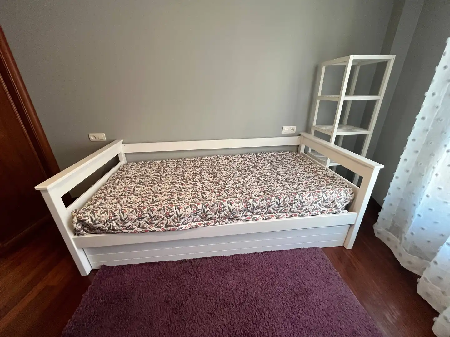 Schlafzimmer von Wohnung zur Miete in Santiago de Compostela  mit Heizung und Möbliert