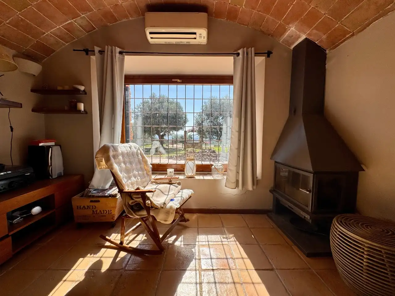 Sala d'estar de Finca rústica en venda en Cruïlles, Monells I Sant Sadurní de L'Heura amb Aire condicionat, Calefacció i Jardí privat