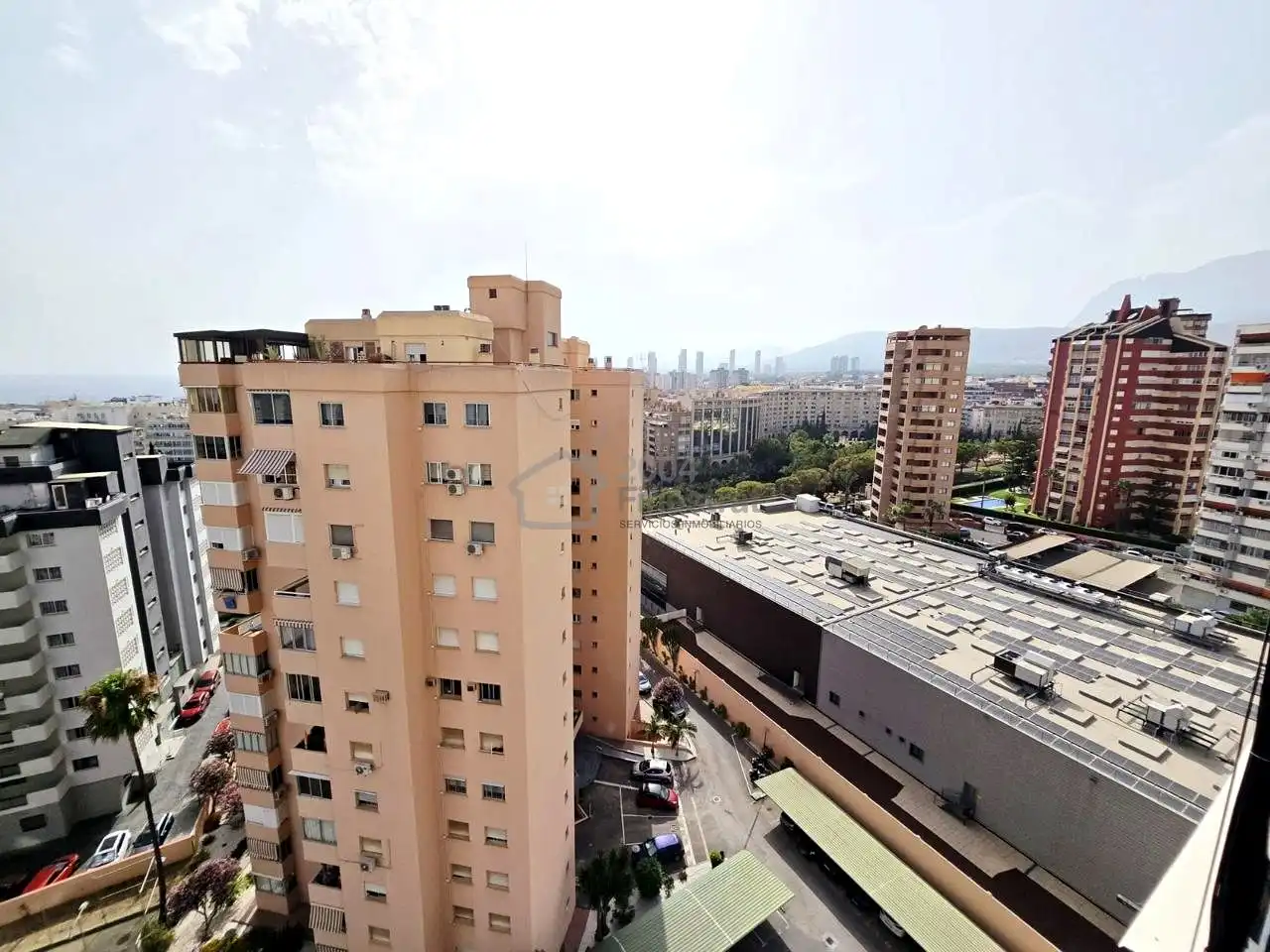 Vista exterior de Apartamento en venta en Benidorm con Terraza, Amueblado y Piscina comunitaria