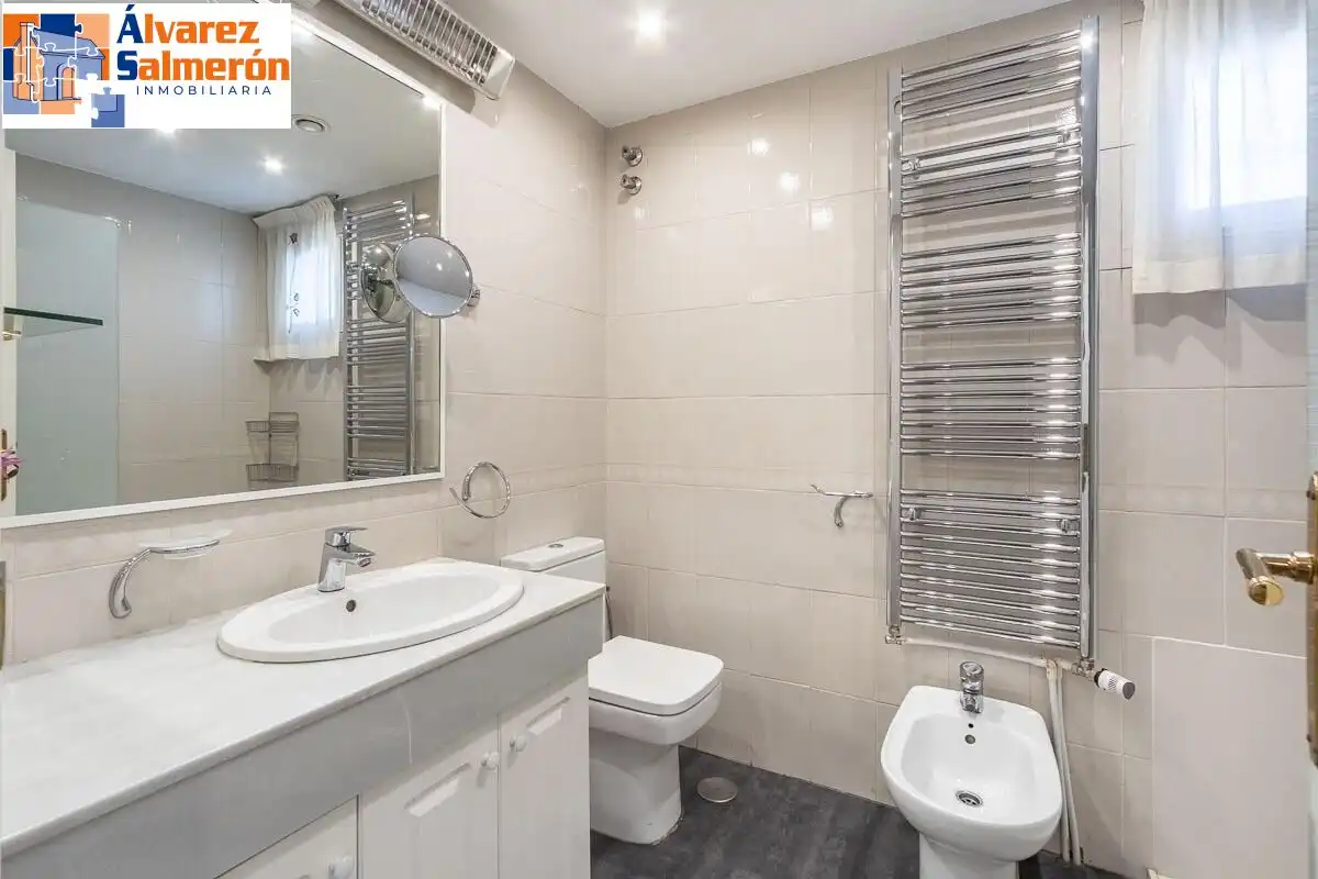 Houses for sale in Calle ZORAYA, Camino de los Neveros - Serrallo