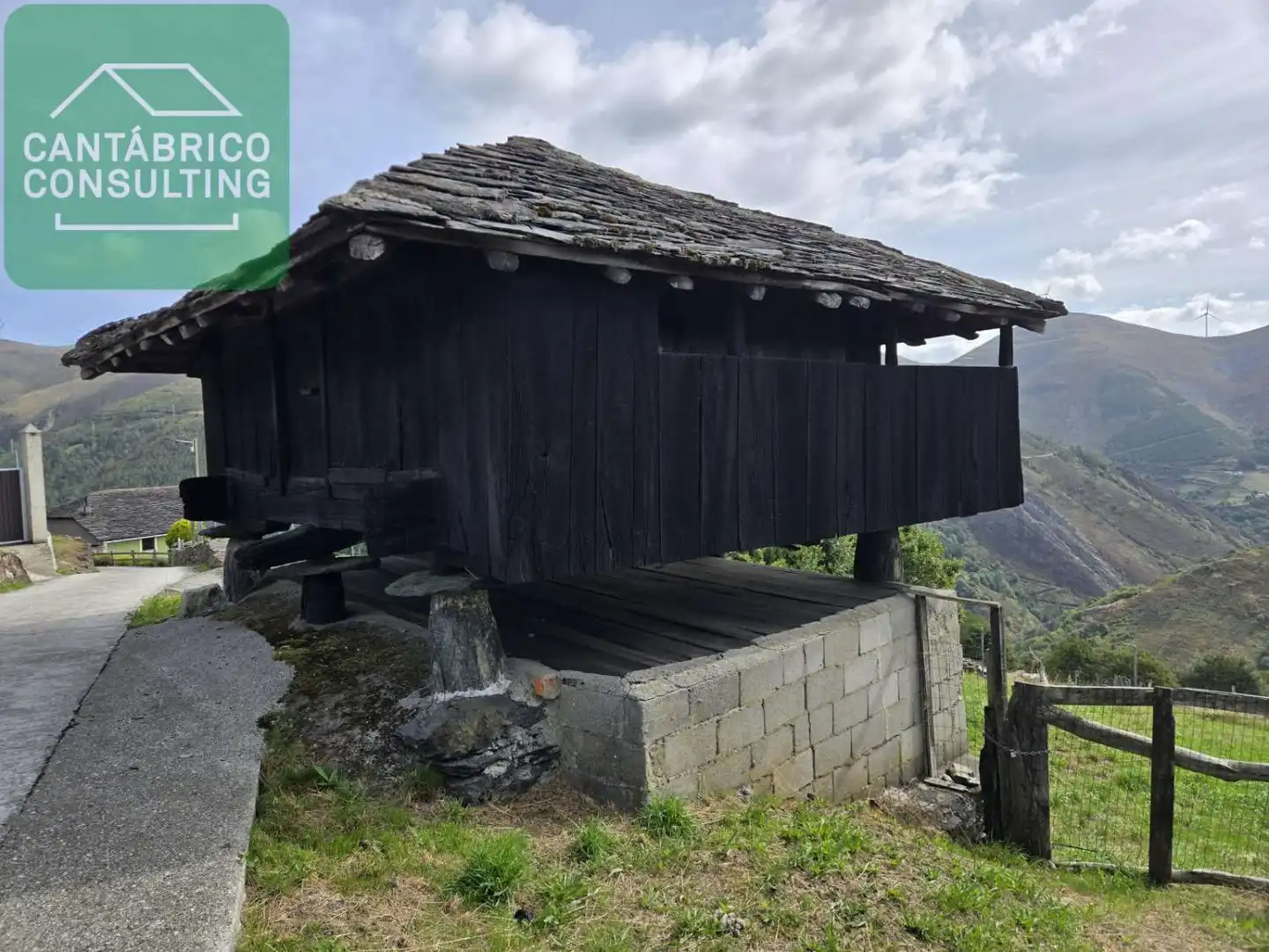Exterior view of Houses for sale in Villayón  with Storage room