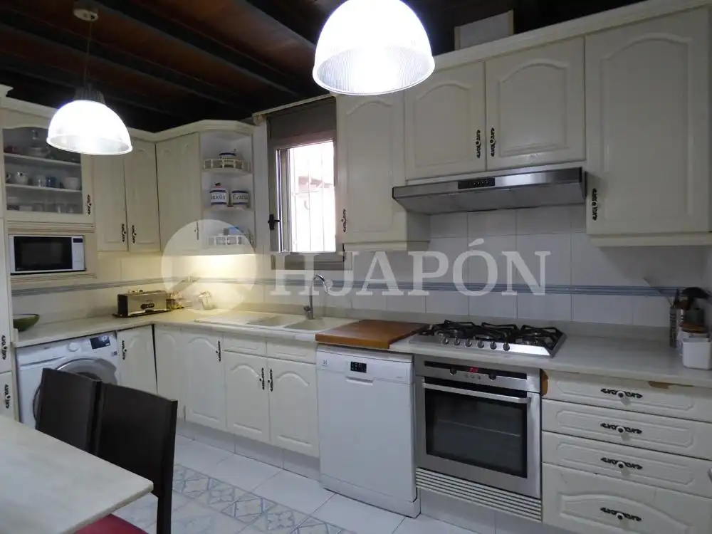 Cuina de Casa o xalet en venda en Teià amb Calefacció, Jardí privat i Terrassa