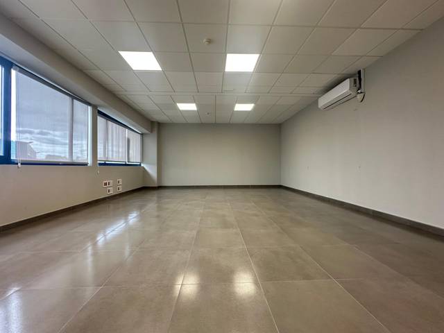 Nave industrial en Alquiler en Polígono de Igollo Esprilla en Igollo