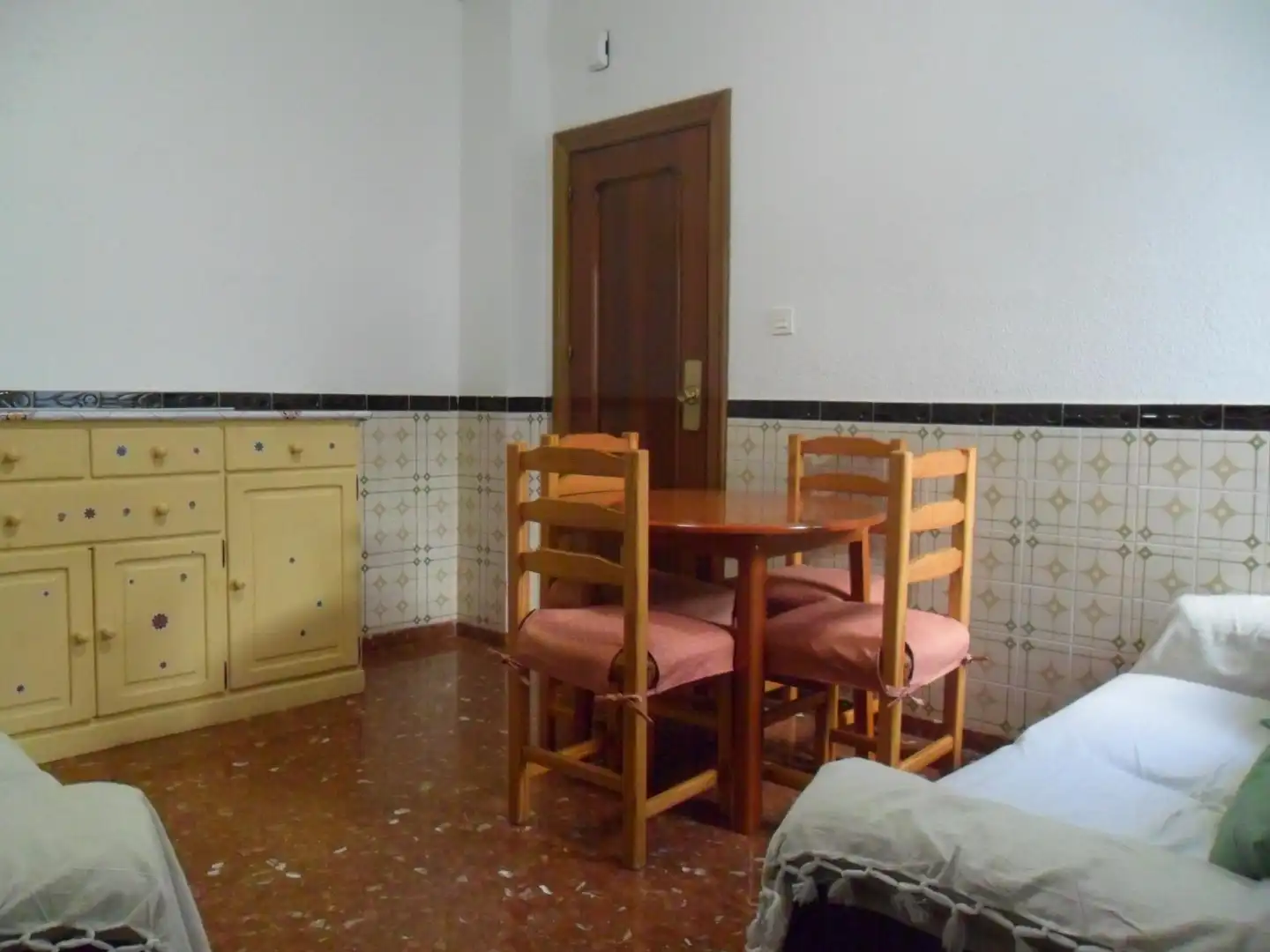 Esszimmer von Dachboden zur Miete in Maracena mit Terrasse, Abstellraum und Möbliert