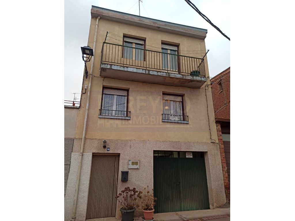 Vista exterior de Casa o xalet en venda en Baños de Río Tobía amb Balcó