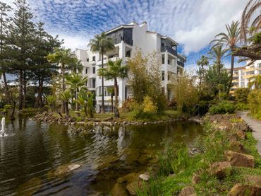 Flat with balcony for sale in Avenida Jardines de las Golondrinas