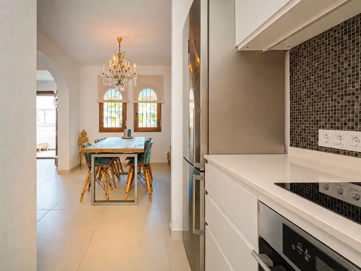 Cocina de Casa adosada en venta en L'Alfàs del Pi con Aire acondicionado, Calefacción y Jardín privado