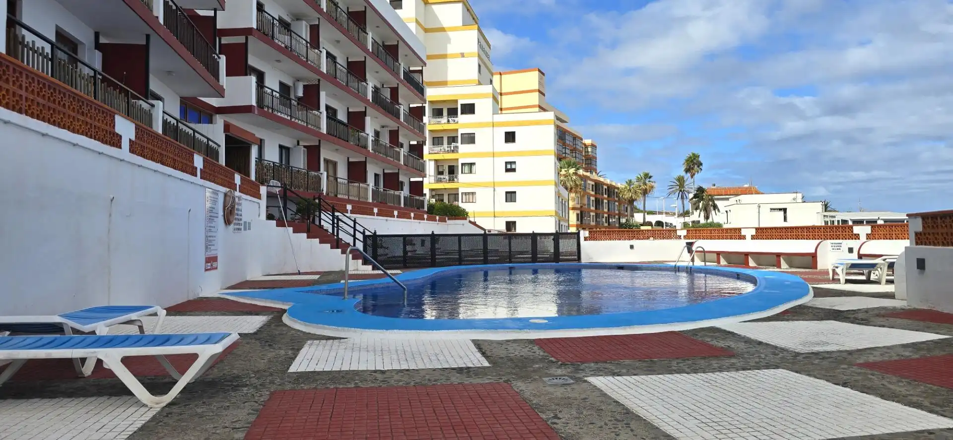 Piscina de Piso en venta en San Cristóbal de la Laguna con Balcón y Piscina comunitaria
