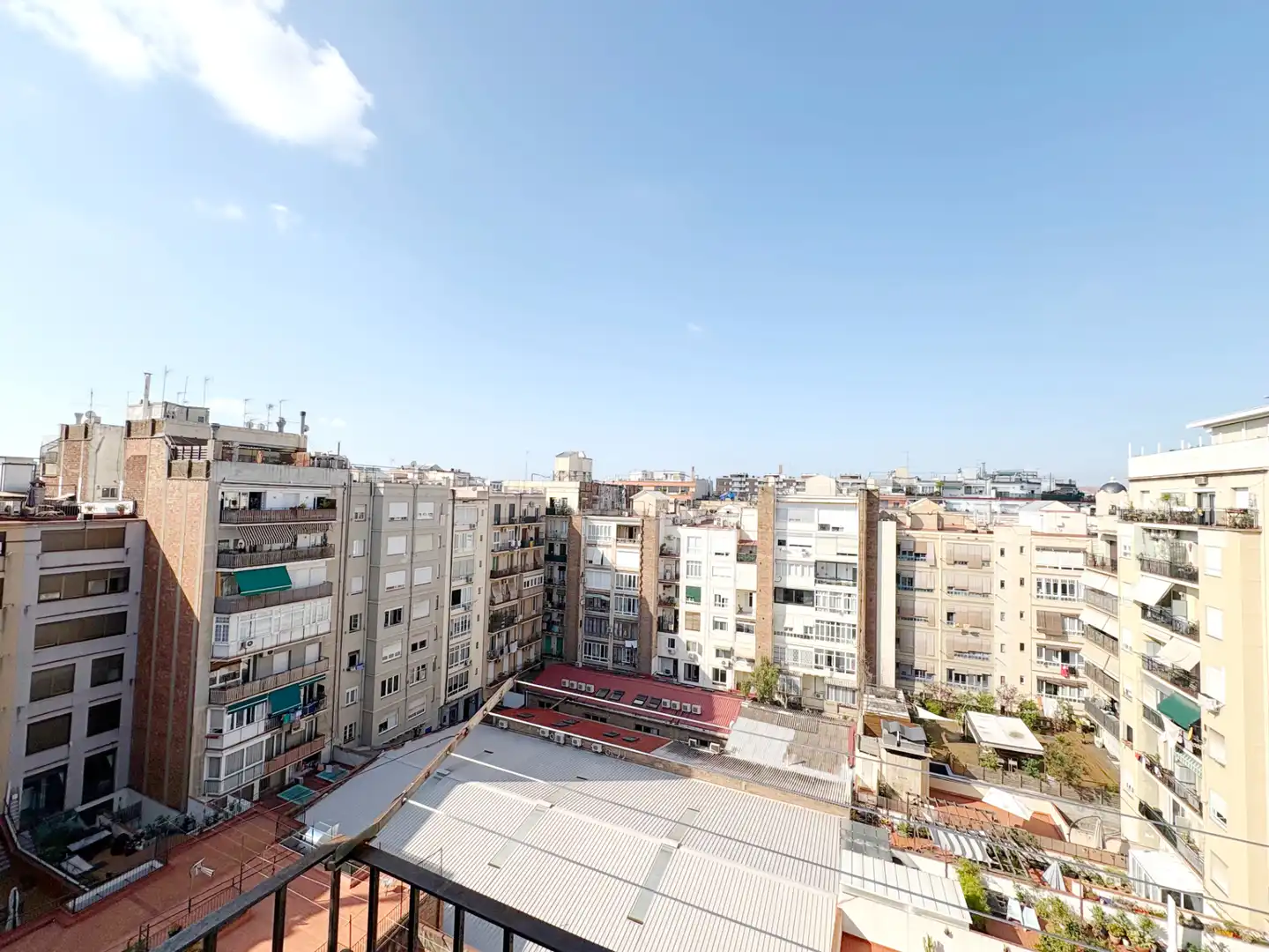 Vista exterior de Pis de lloguer en Barcelona amb Aire condicionat, Forn i Microones