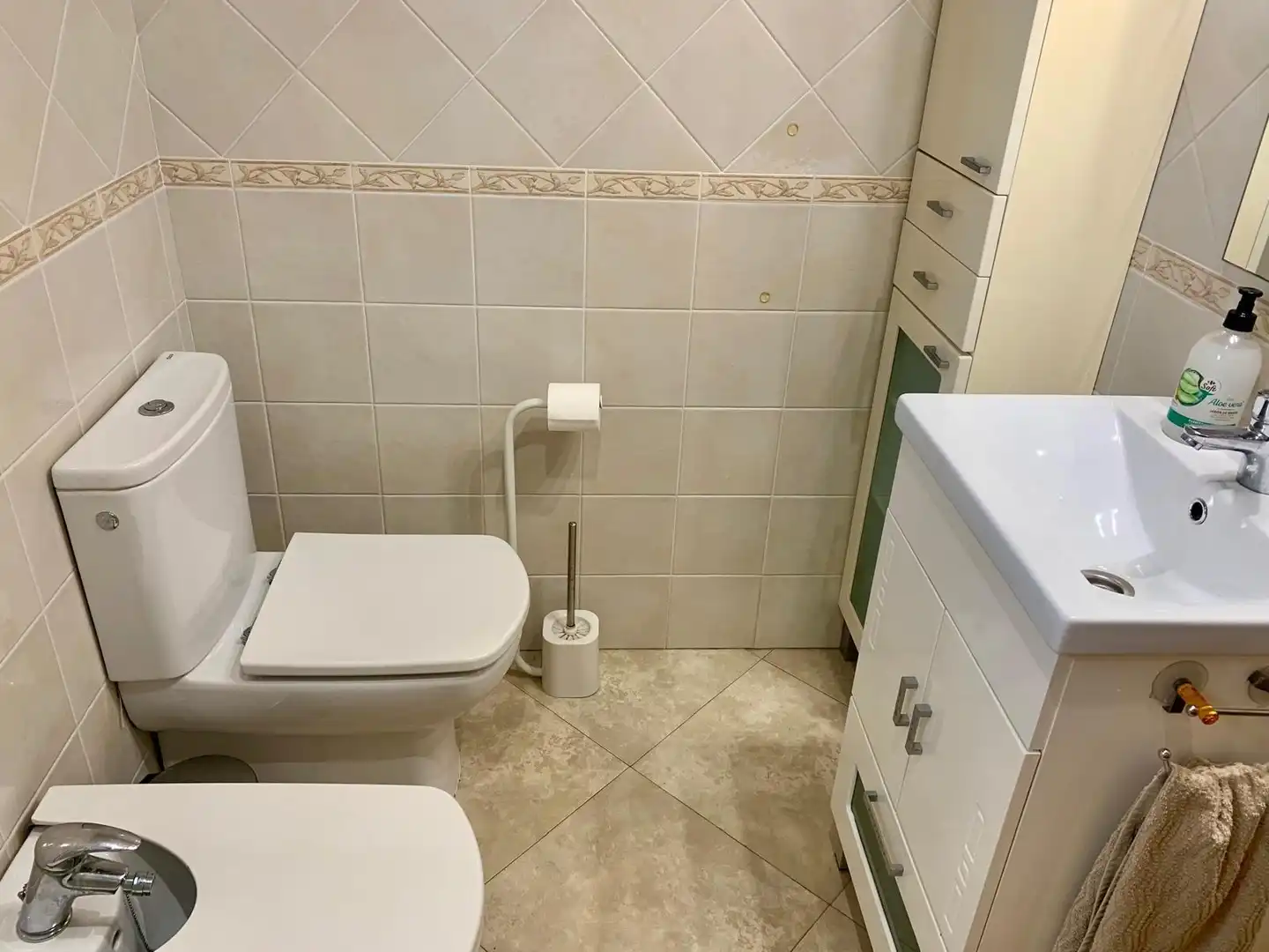 Baño de Apartamento de alquiler en Alicante / Alacant con Terraza, Amueblado y Piscina comunitaria