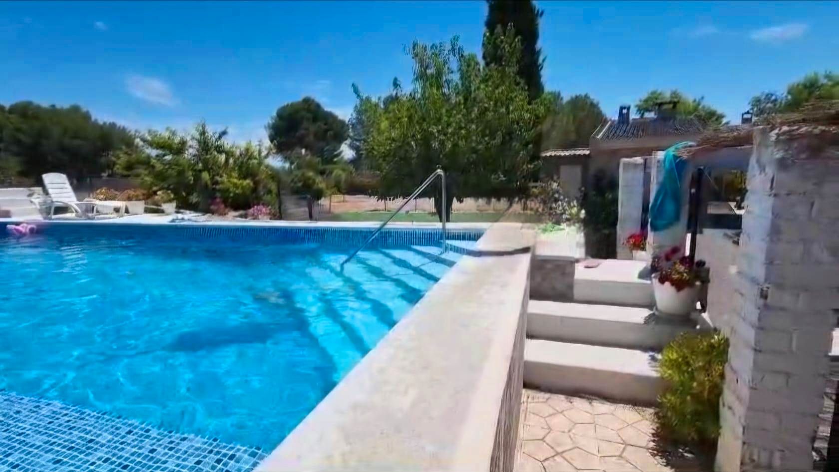 Piscina de Casa o xalet en venda en  Albacete Capital amb Aire condicionat, Jardí privat i Terrassa