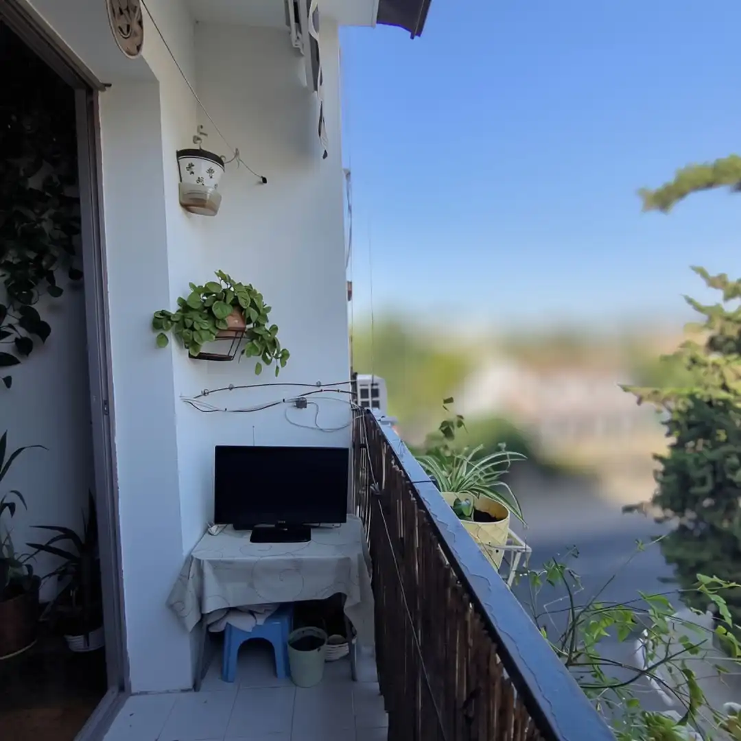 Piso de 2 dormitorios en Barrio Naranjo, Córdoba — terraza exterior con vistas a la Sierra, imatge 2
