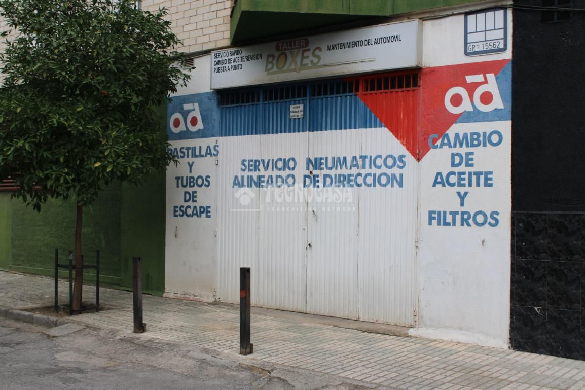 Vista exterior de Local en venda en  Granada Capital