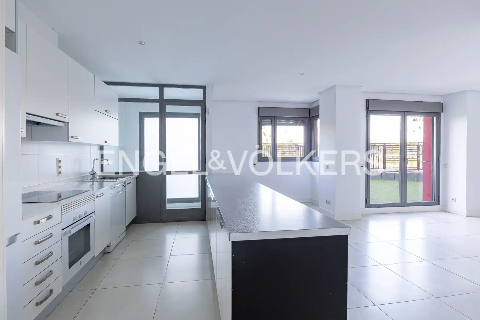 Cocina de Piso en venta en Madrid con Aire acondicionado, Calefacción y Jardín privado