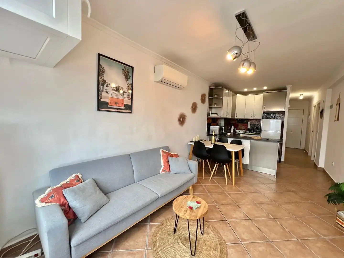 Sala d'estar de Apartament de lloguer en Torrevieja amb Aire condicionat, Calefacció i Moblat